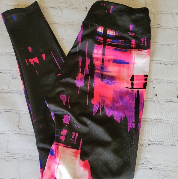 YOGA‎ PANTS - Picture 2 of 5